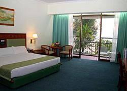 Hôtel Casuarina Beach à PENANG Extérieur photo
